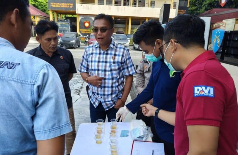Personel Satresnarkoba Polresta Palangka Raya Jalani Tes Urine Mendadak