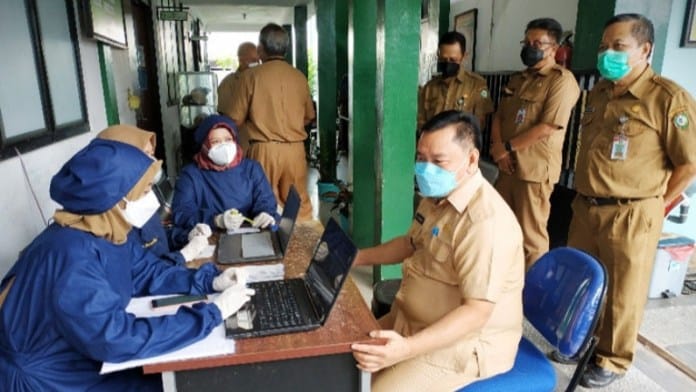 Pemkab Kotim Mulai Mempersiapkan Vaksinasi Dosis Ketiga Untuk Tenaga Kesehatan