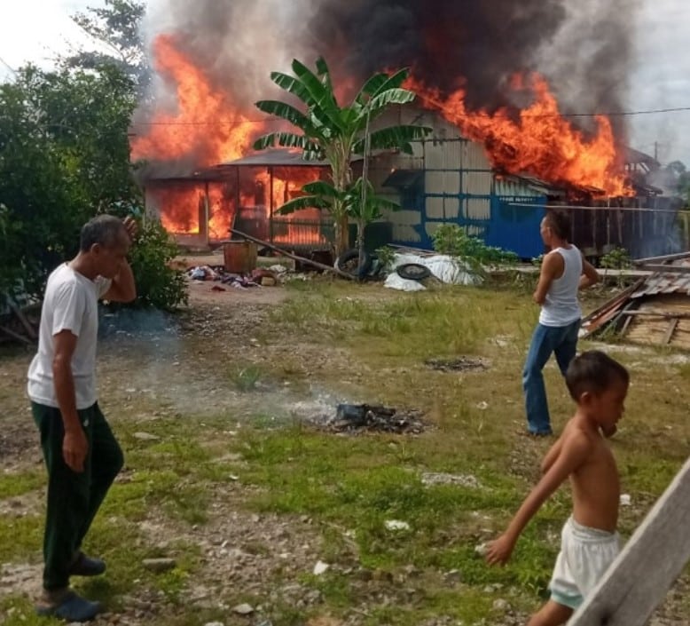 Teror Api Kembali Hantui Warga Komplek Perumahan Sosial Jalan Mendawai