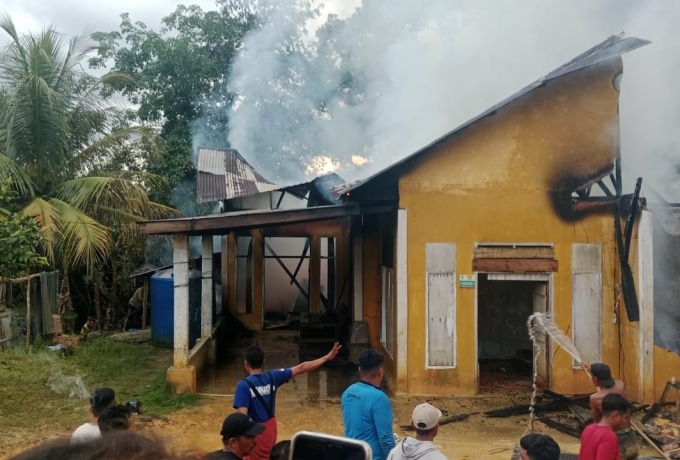 Bak Cerita Horor, Rumah Tak Berpenghuni Ludes Jadi Arang di Kotim
