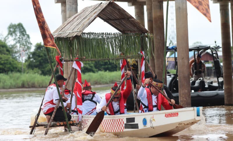 Dalam Rangka Memeriahkan Hari Bhayangkara ke-79, Polda Kalteng Adakan Lomba Besei Kambe 