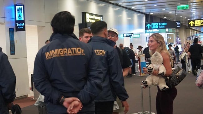 Artis Porno Bonnie Blue Dideportasi dan Ditangkal Masuk RI 10 Tahun